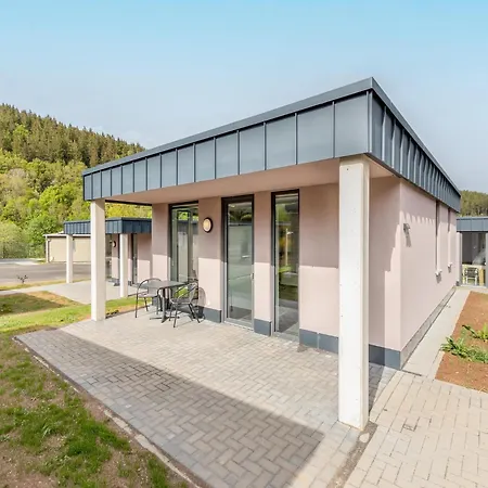 Kronenburger Couples Bungalow, Cleaning Included 別荘