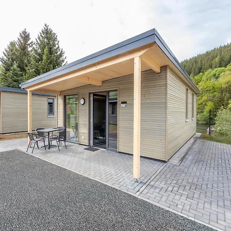 Kronenburger Couples Bungalow, Cleaning Included 別荘