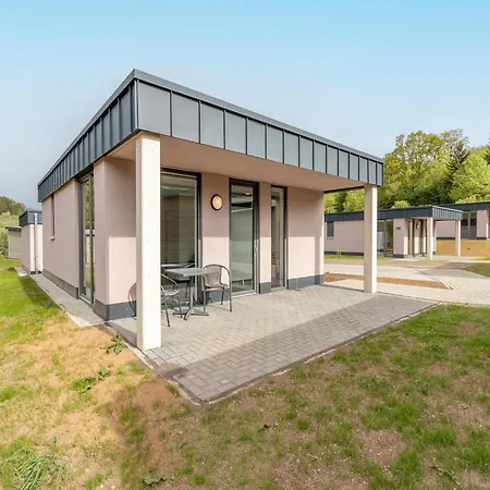 Kronenburger Couples Bungalow, Cleaning Included 別荘